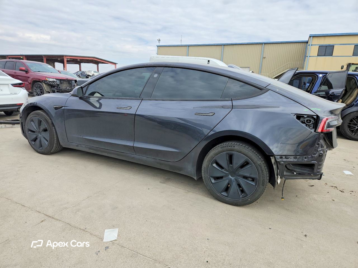 Tesla Model 3 2024