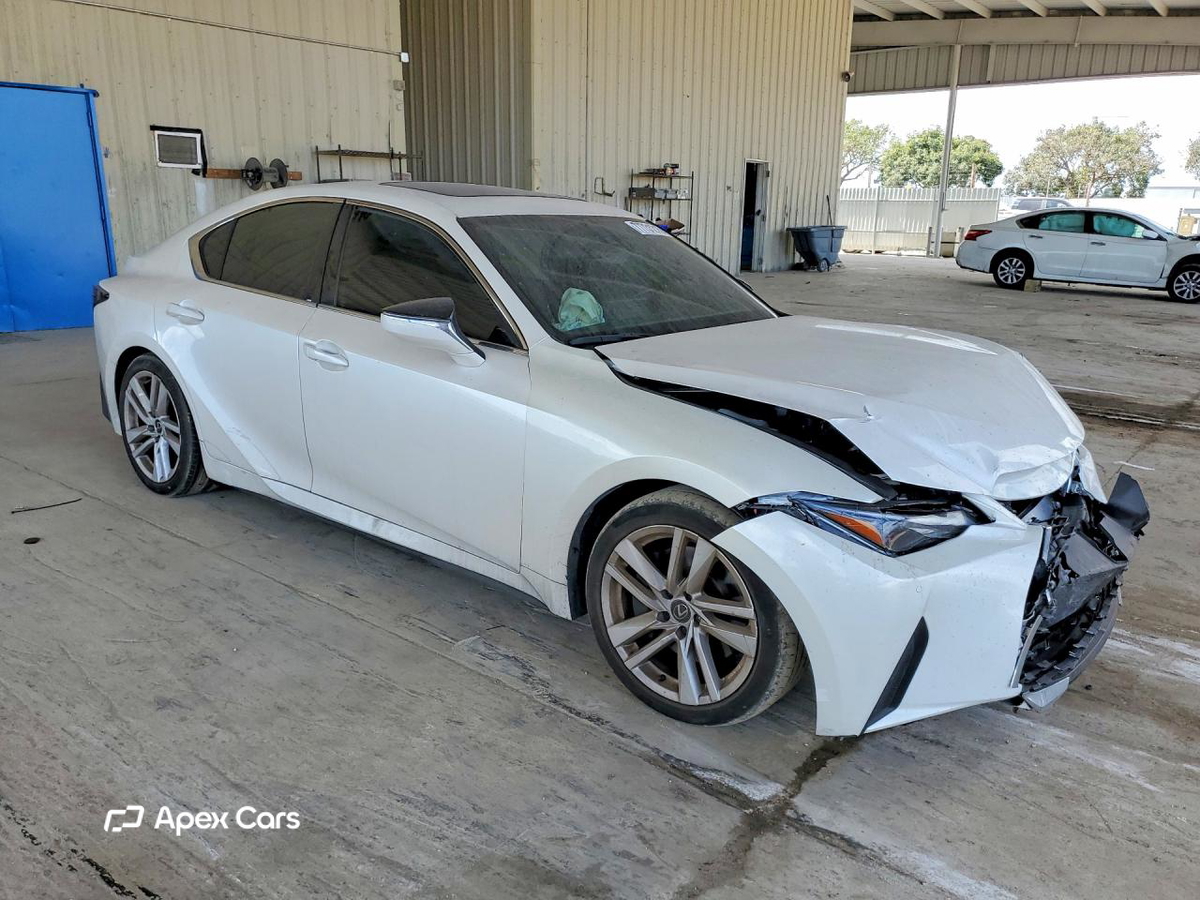 Lexus IS 2024