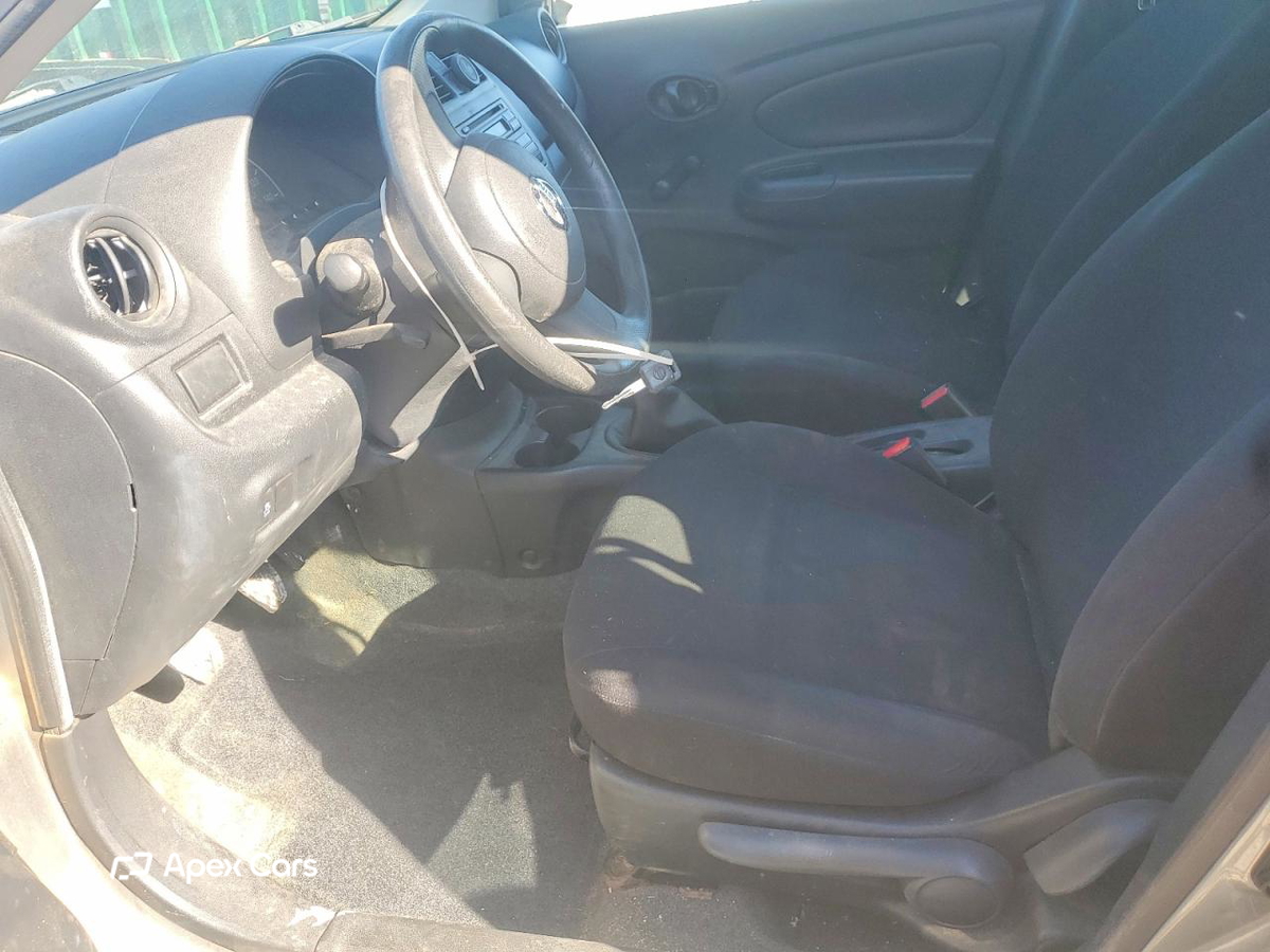 Nissan Versa 2012