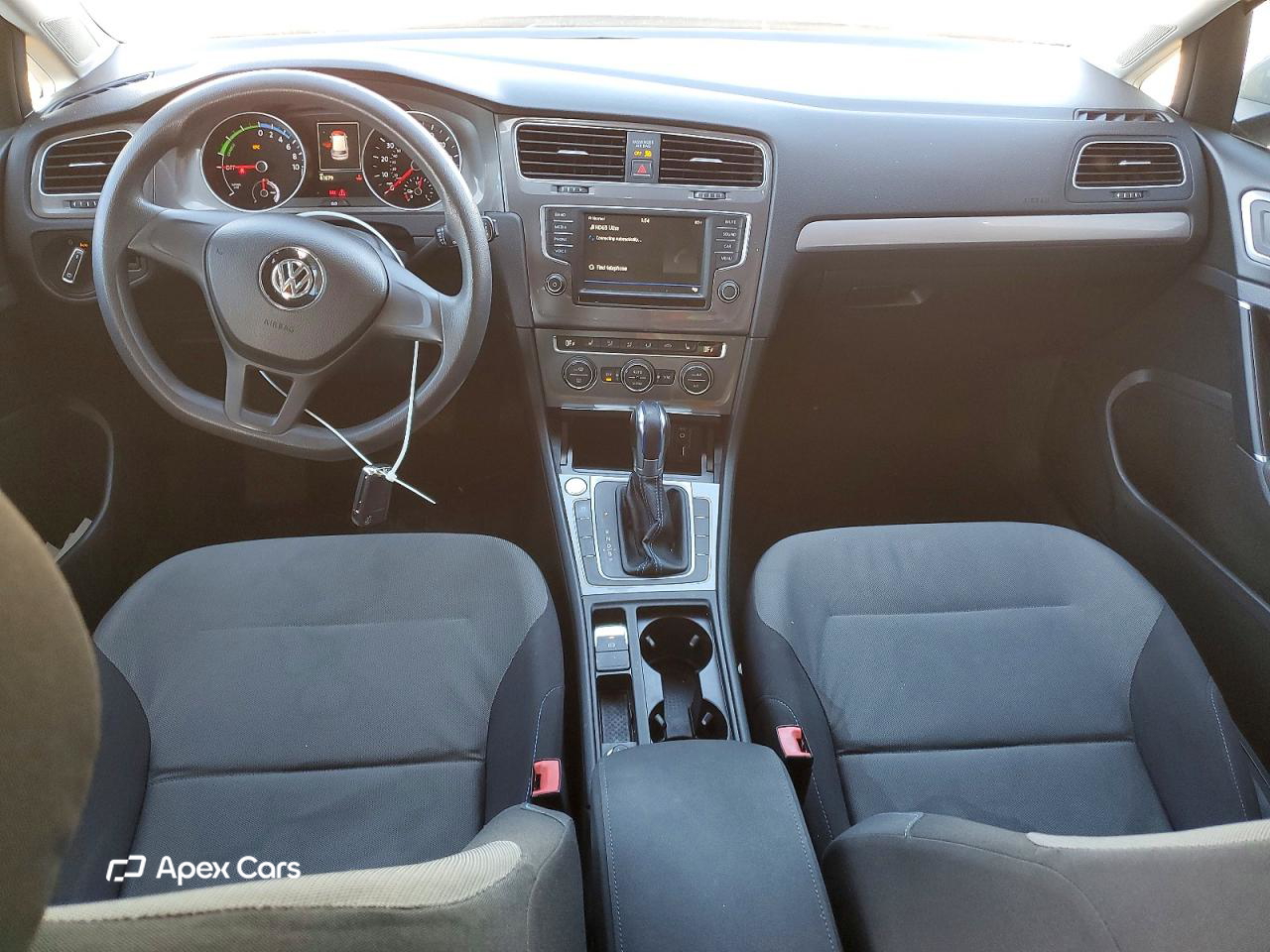 Volkswagen e Golf 2016