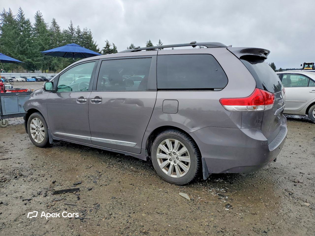 Toyota Sienna 2014