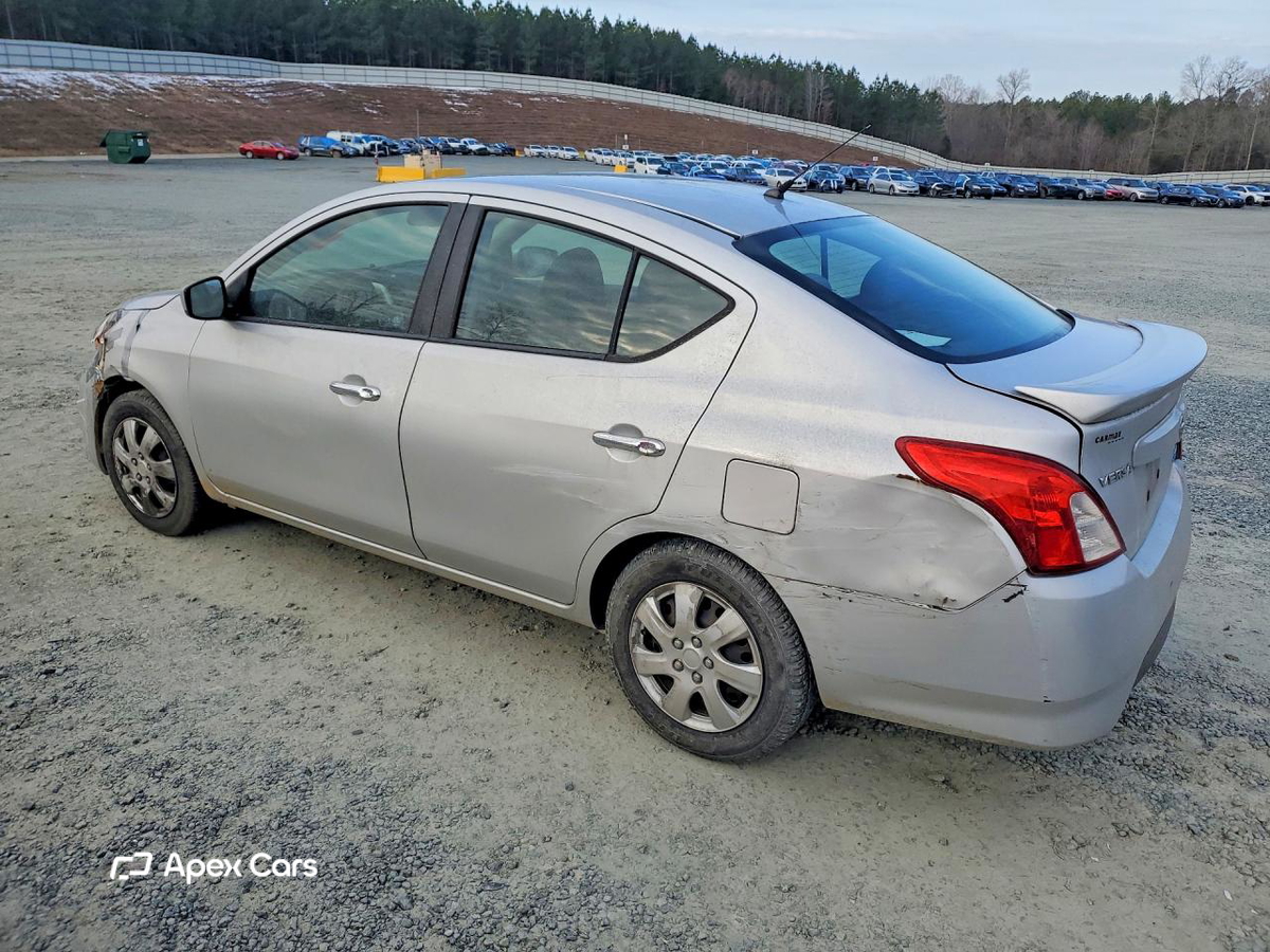 Nissan Versa 2015