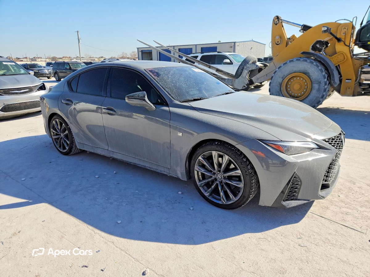 Lexus IS 2024