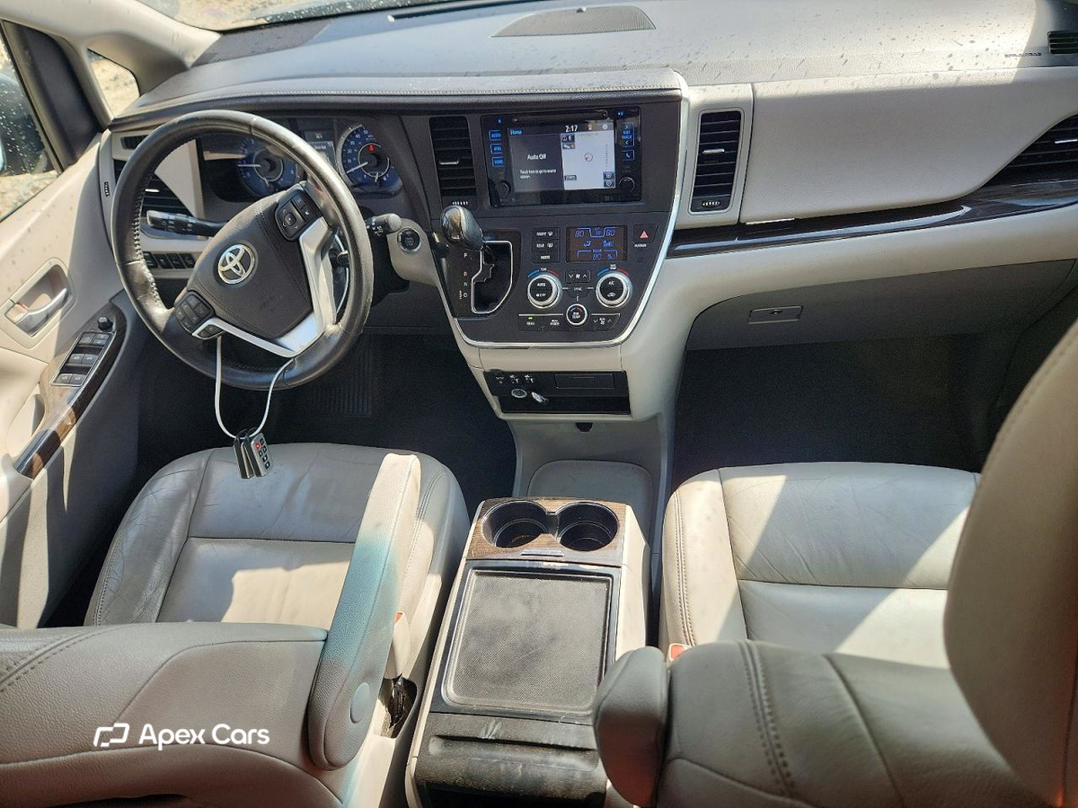 Toyota Sienna 2015