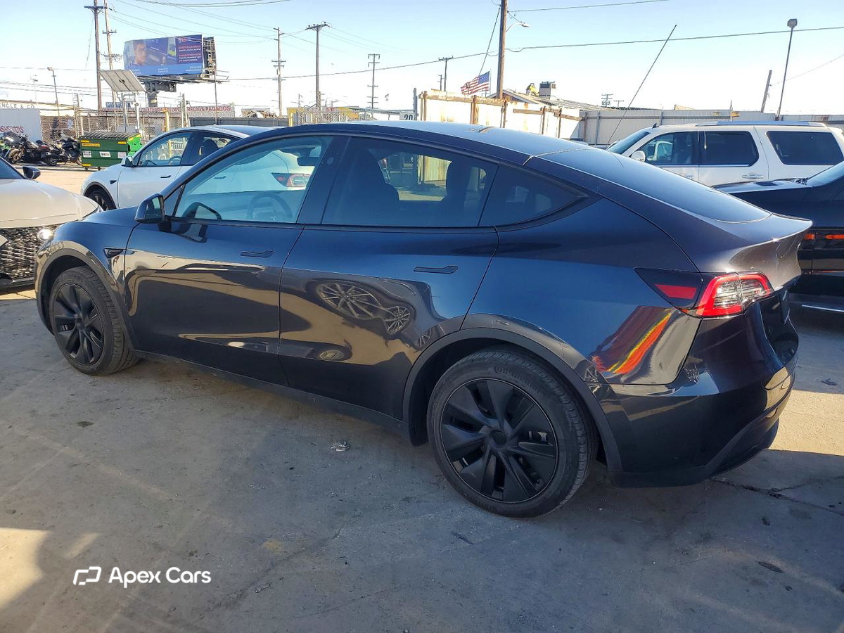 Tesla Model Y 2024