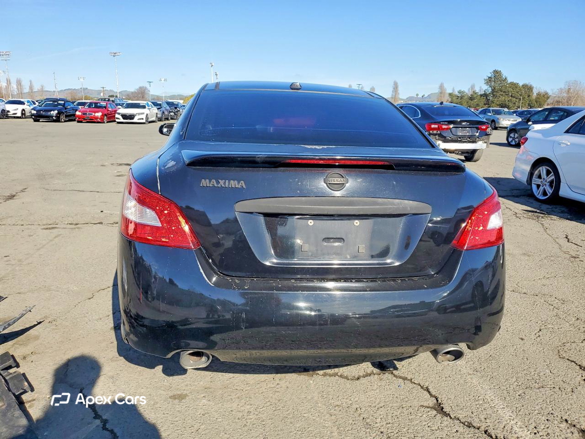 Nissan Maxima 2011