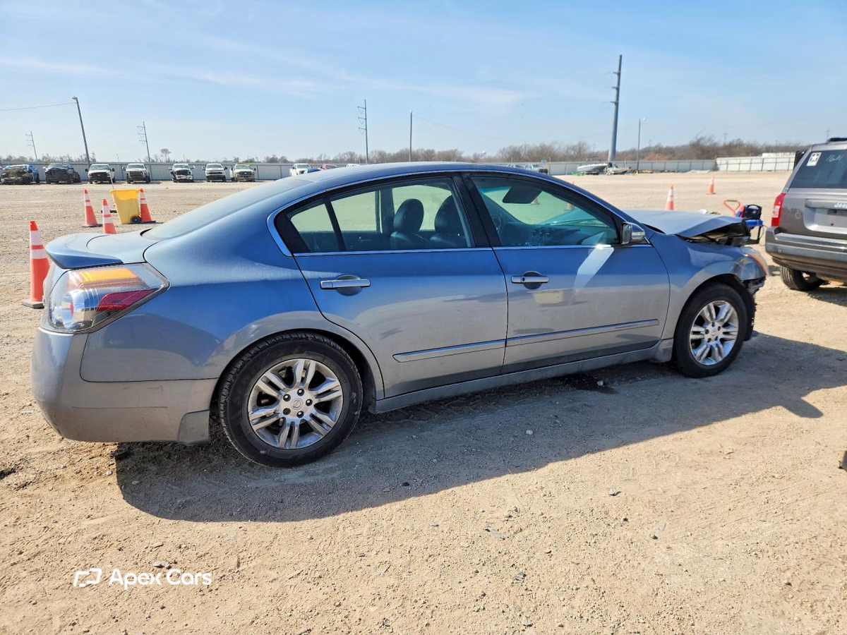 Nissan Altima 2010