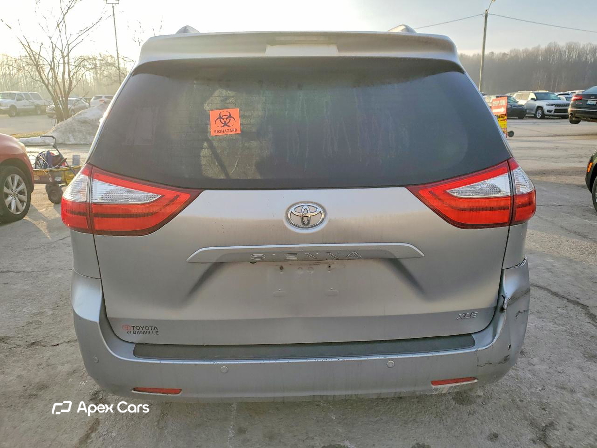 Toyota Sienna 2015