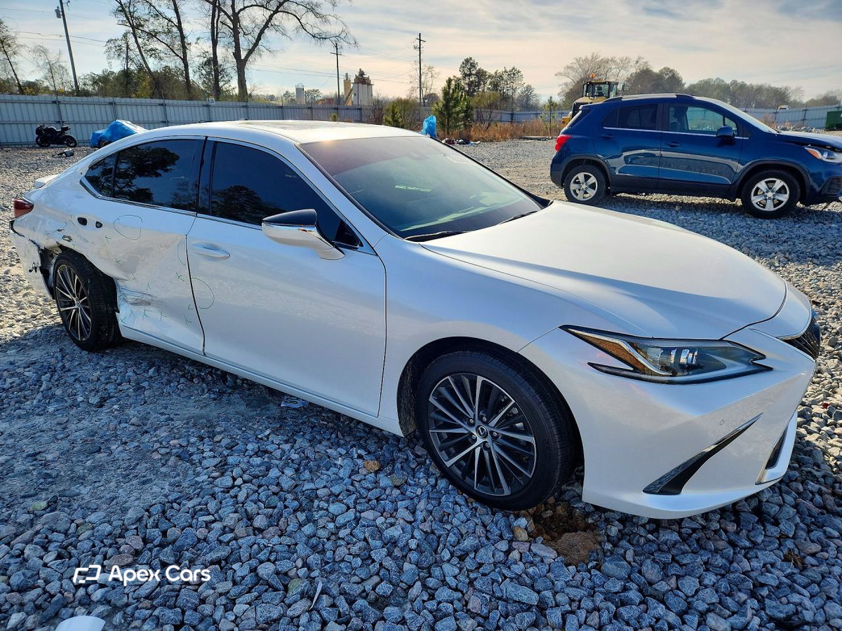 Lexus ES 2025