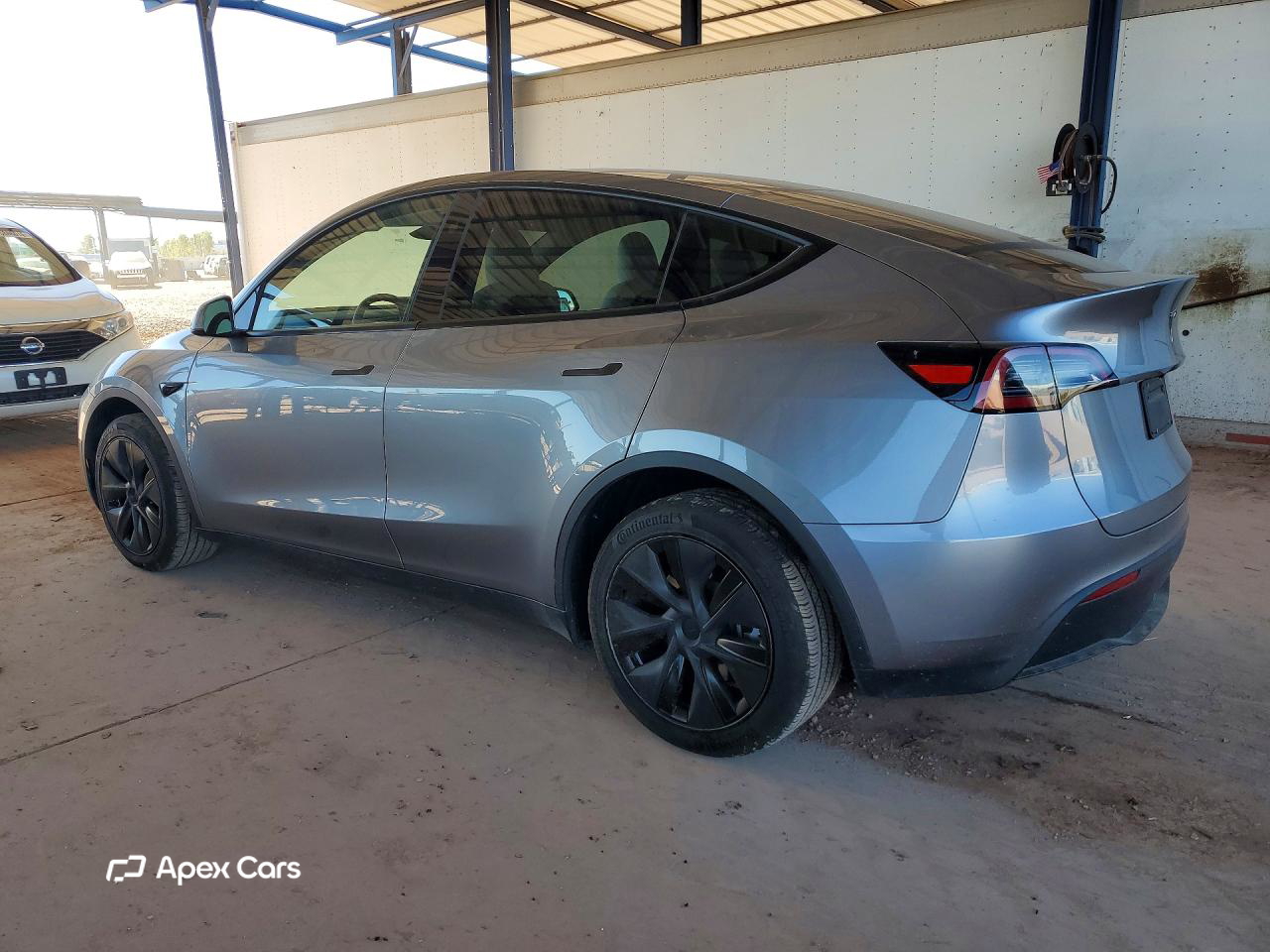 Tesla Model Y 2025