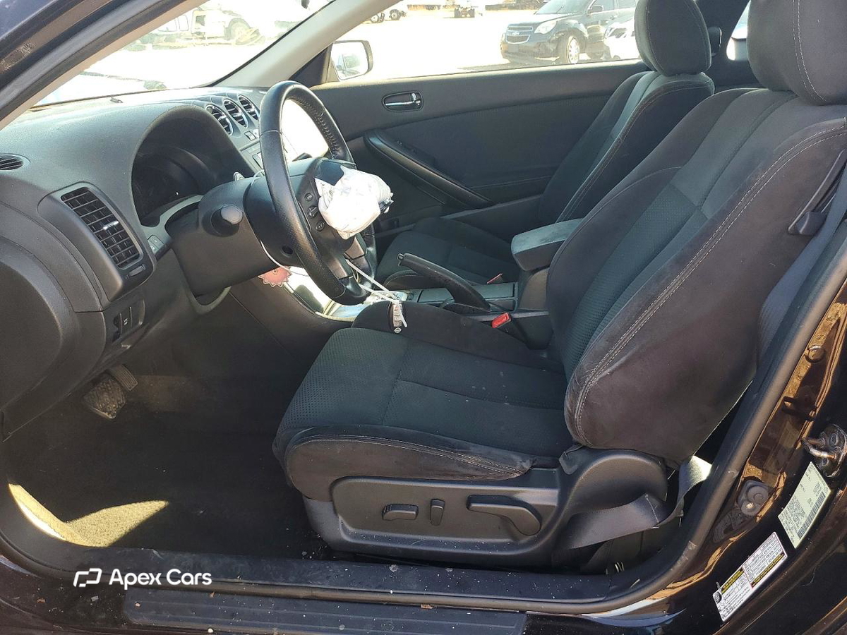 Nissan Altima 2010