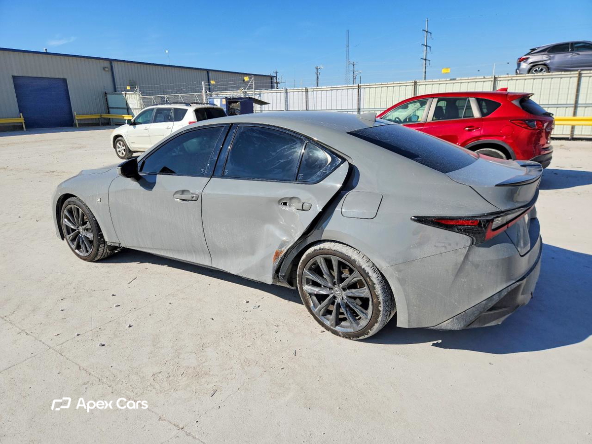 Lexus IS 2024