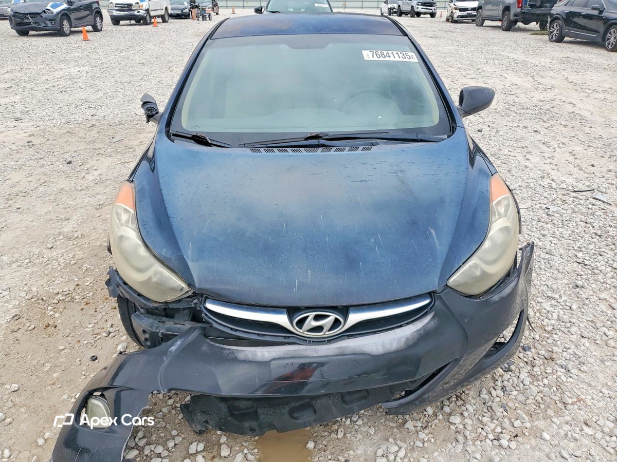 Hyundai Elantra 2012