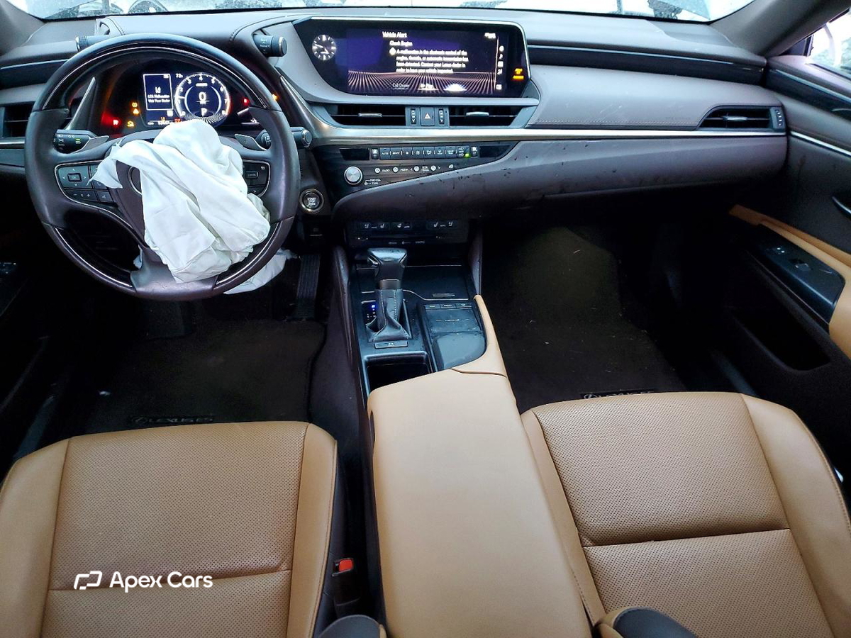 Lexus ES 2021