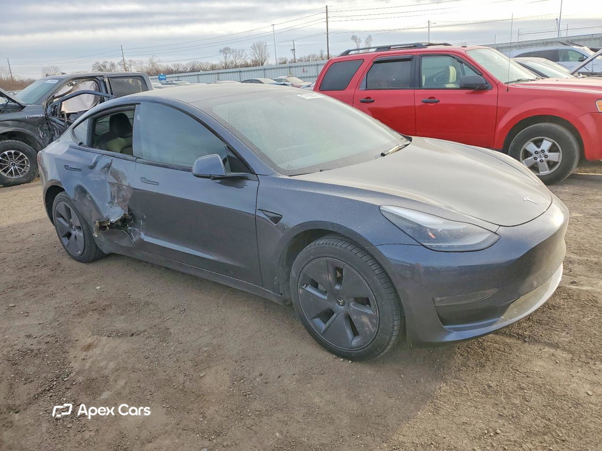 Tesla Model 3 2022