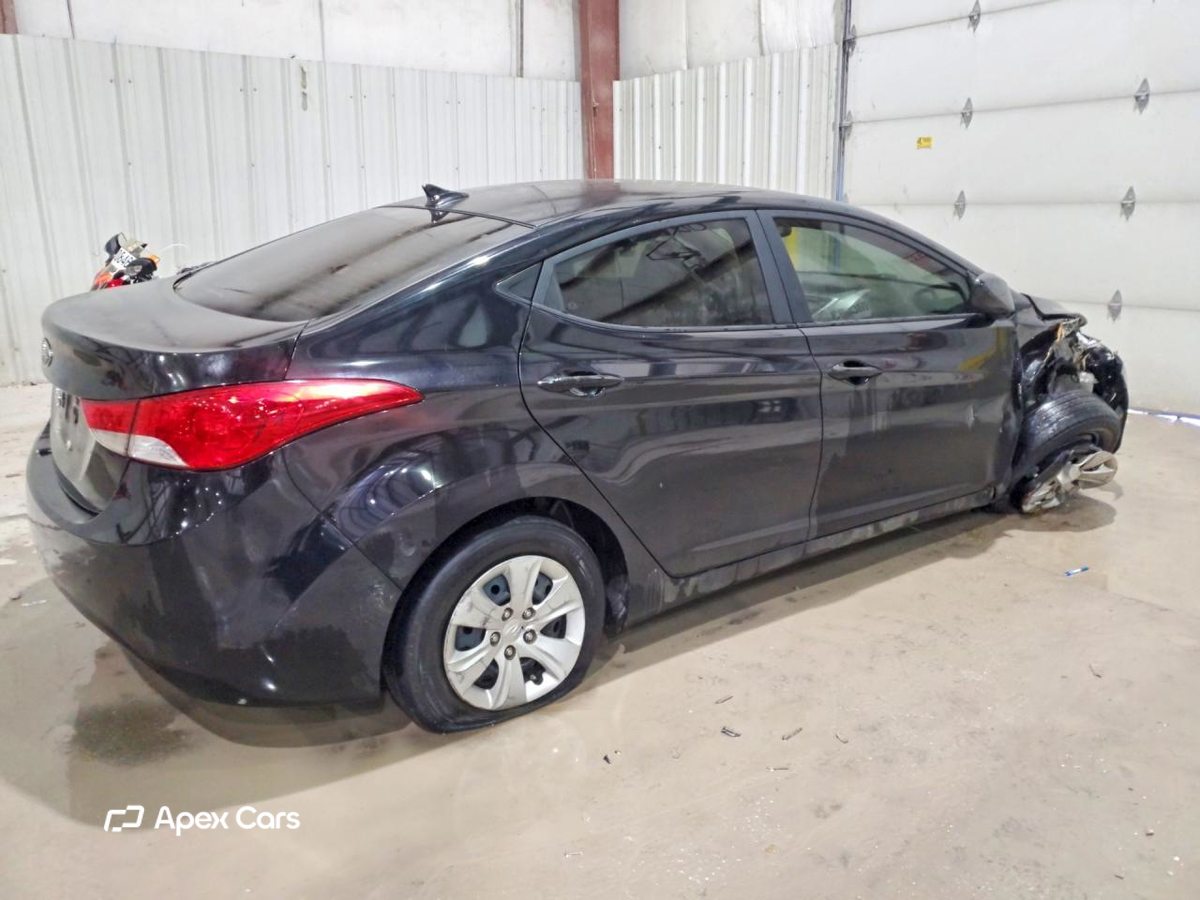 Hyundai Elantra 2012
