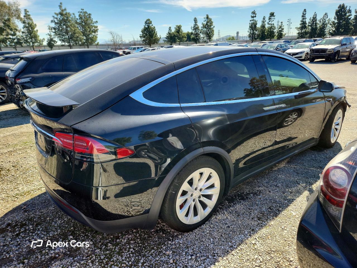 Tesla Model X 2018