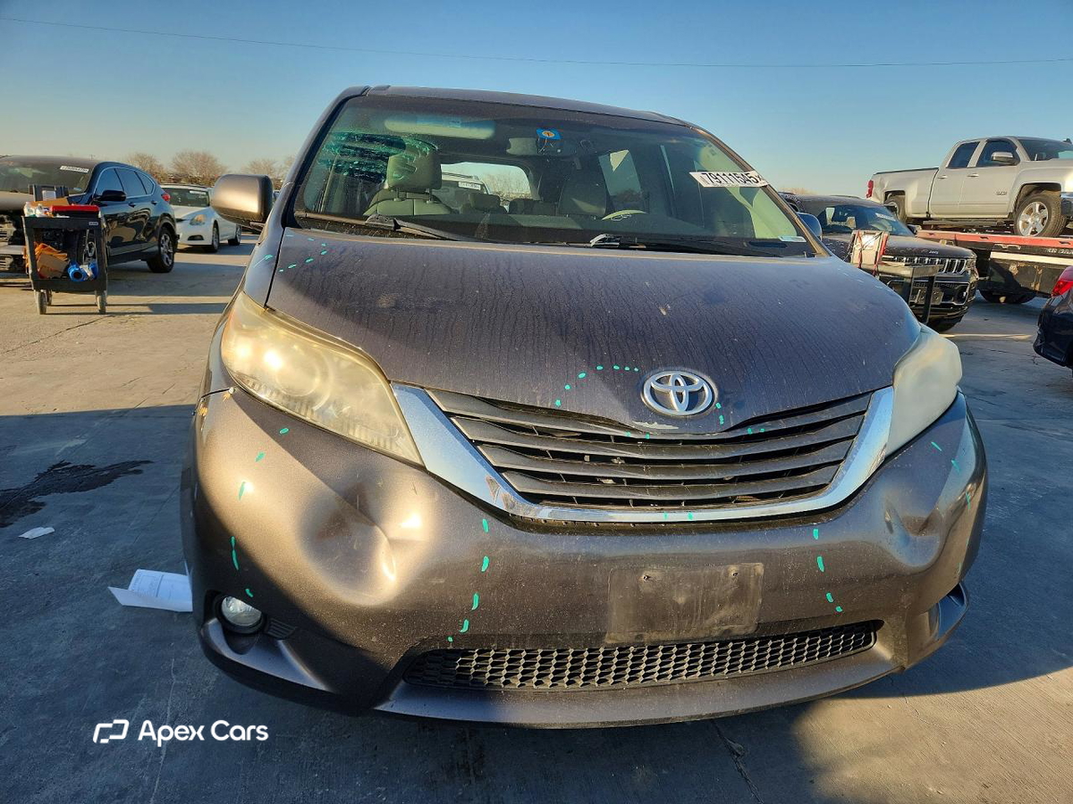 Toyota Sienna 2012