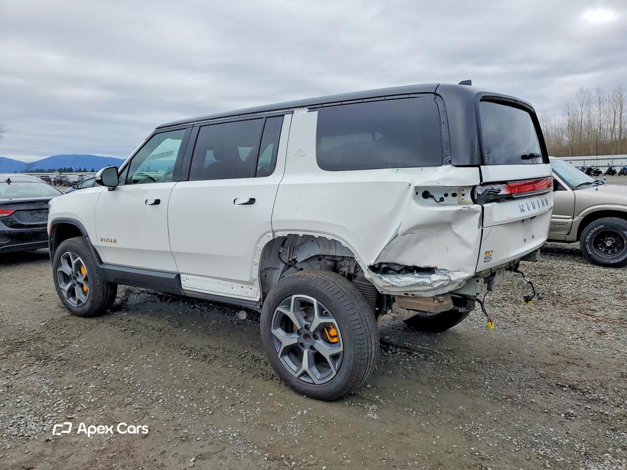 Rivian R1S 2022