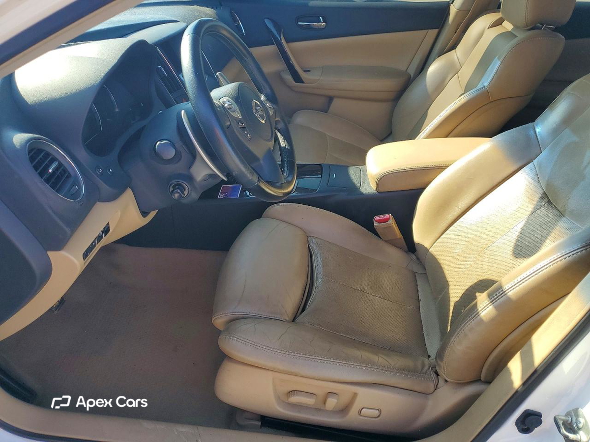 Nissan Maxima 2011