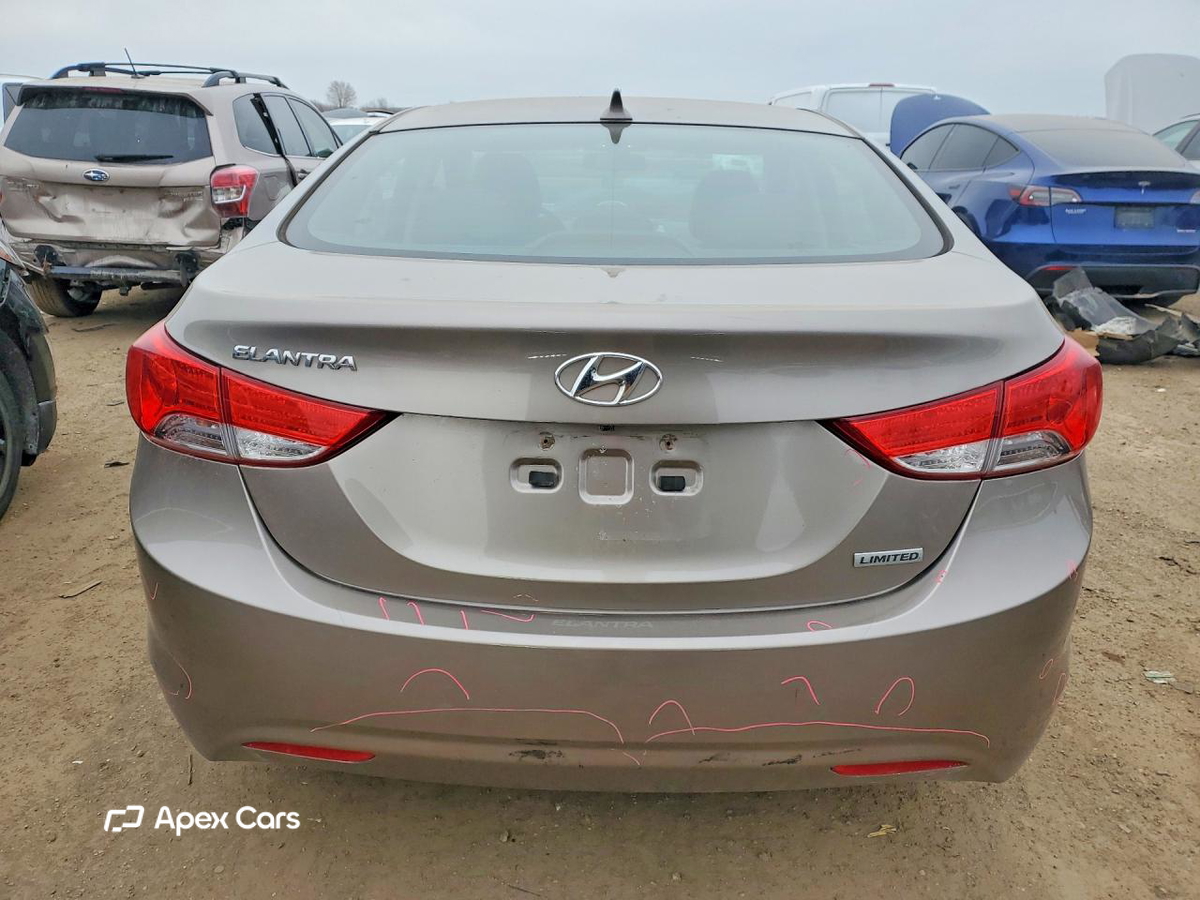 Hyundai Elantra 2012