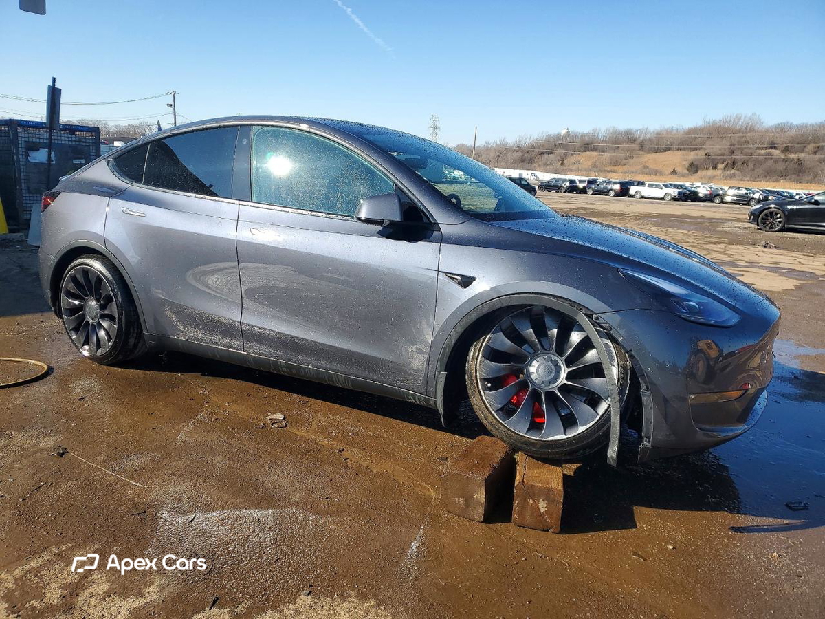 Tesla Model Y 2022