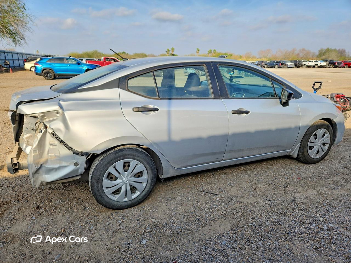 Nissan Versa 2021