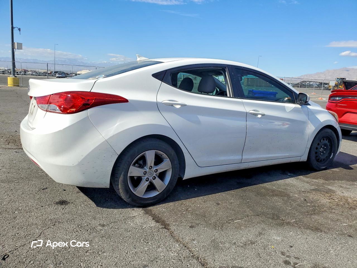 Hyundai Elantra 2013