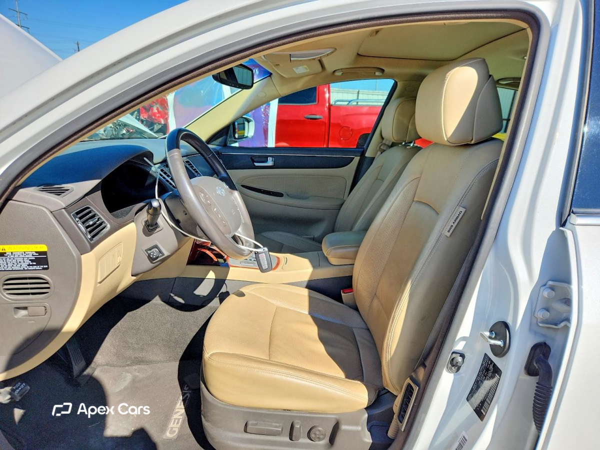 Hyundai Genesis 2013