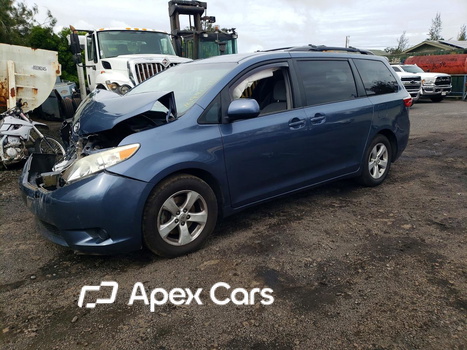 Toyota Sienna 2015 - Image 1 of 13