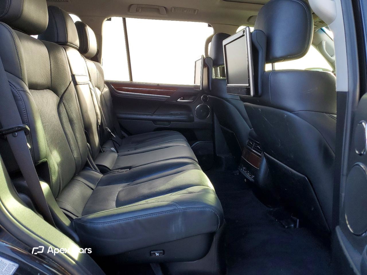 Lexus LX 2017