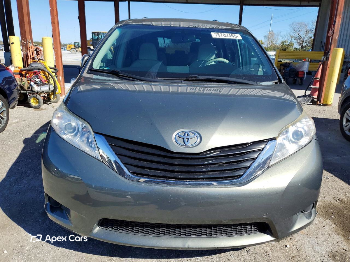 Toyota Sienna 2014