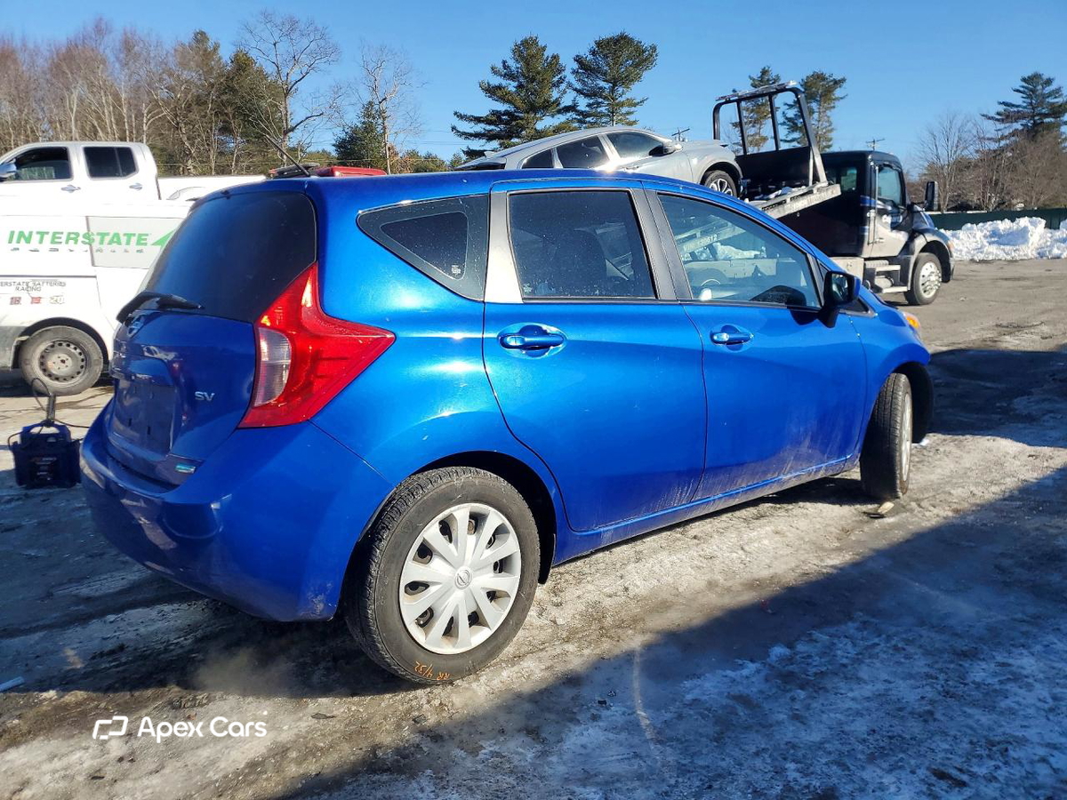 Nissan Versa 2015