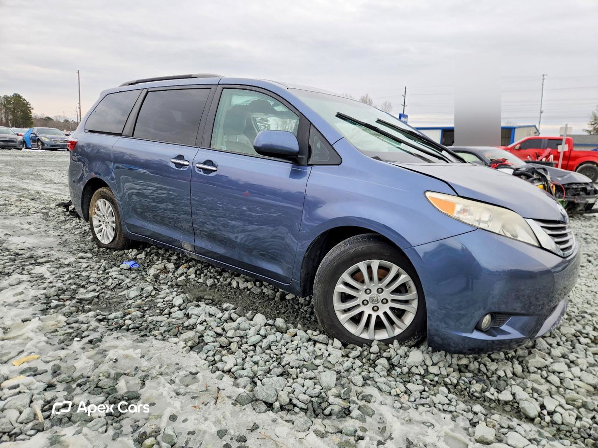 Toyota Sienna 2015