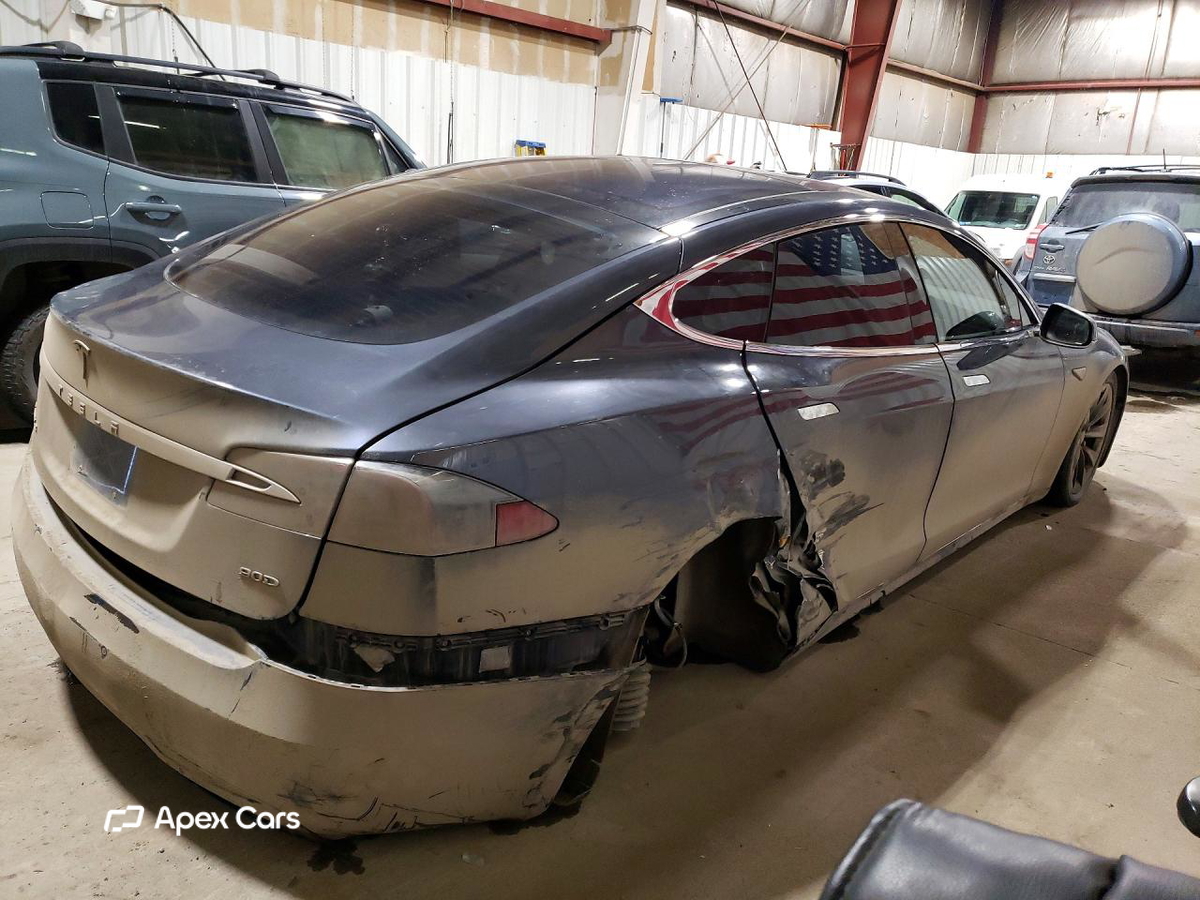 Tesla Model S 2016