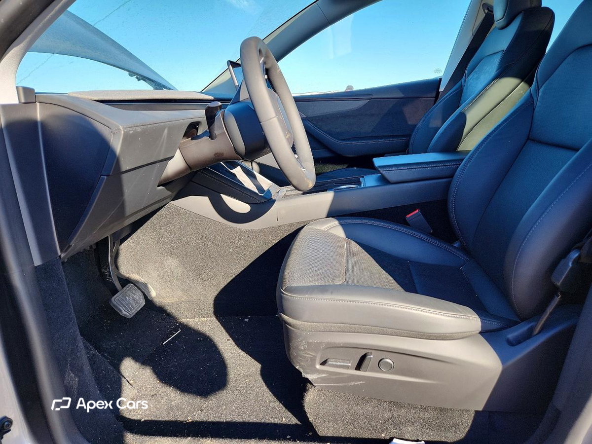 Tesla Model Y 2026