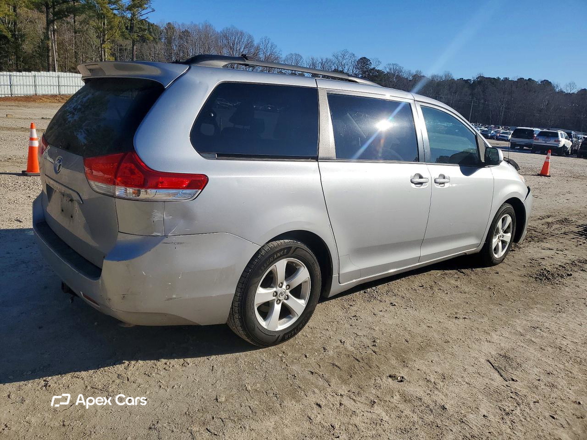 Toyota Sienna 2012