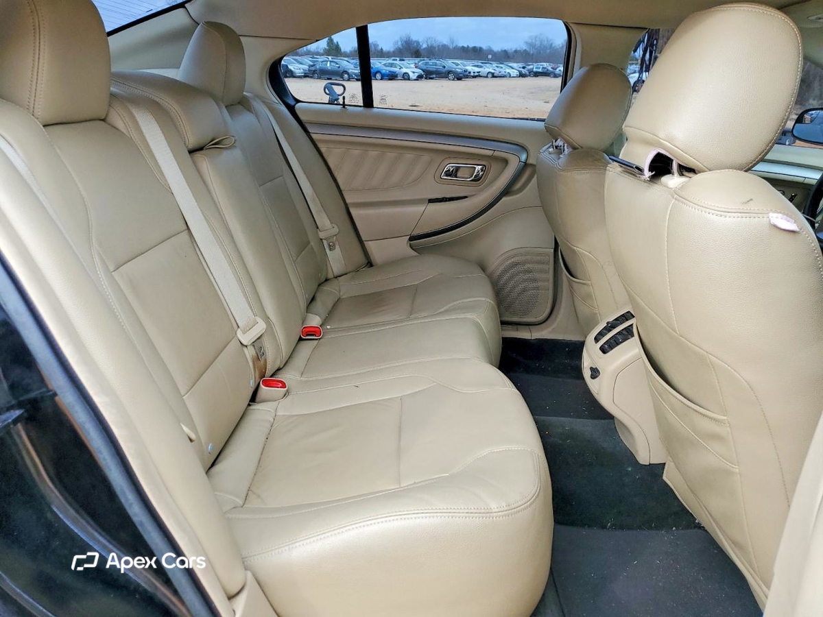 Ford Taurus 2016