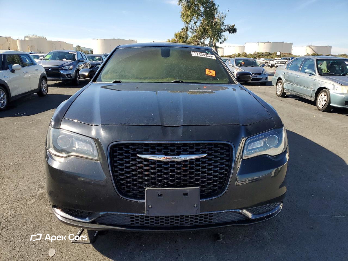 Chrysler 300 2019