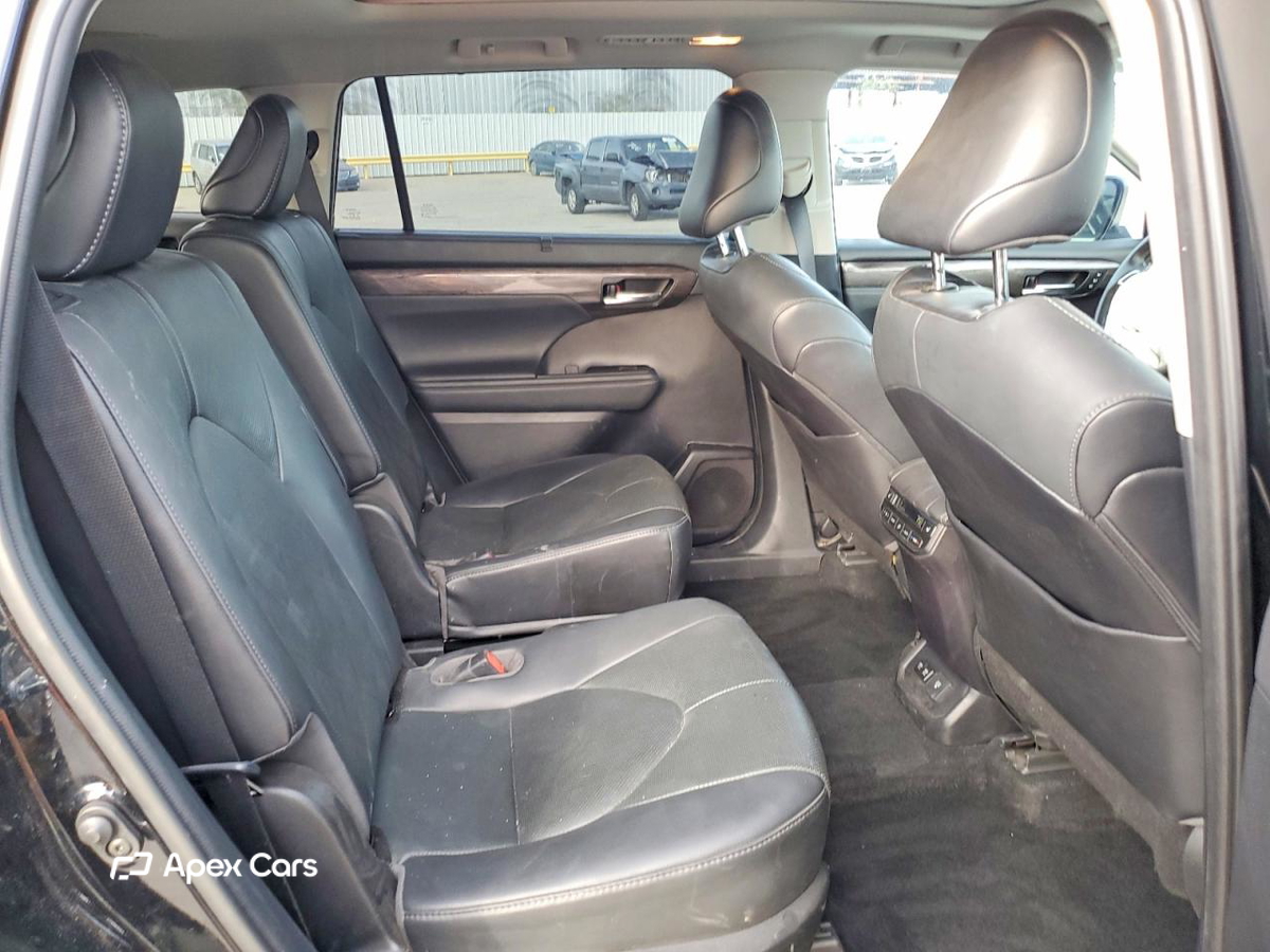 Toyota Highlander 2021