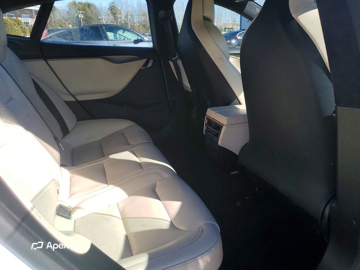 Tesla Model S 2020