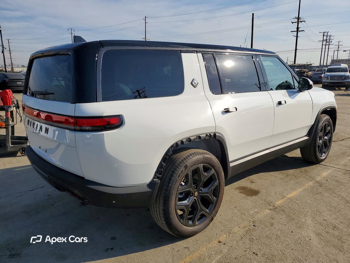 Rivian R1S 2025