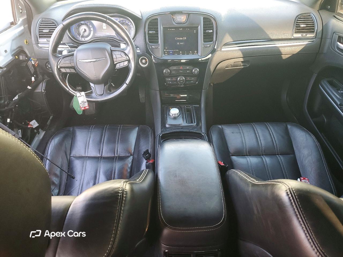Chrysler 300 2021