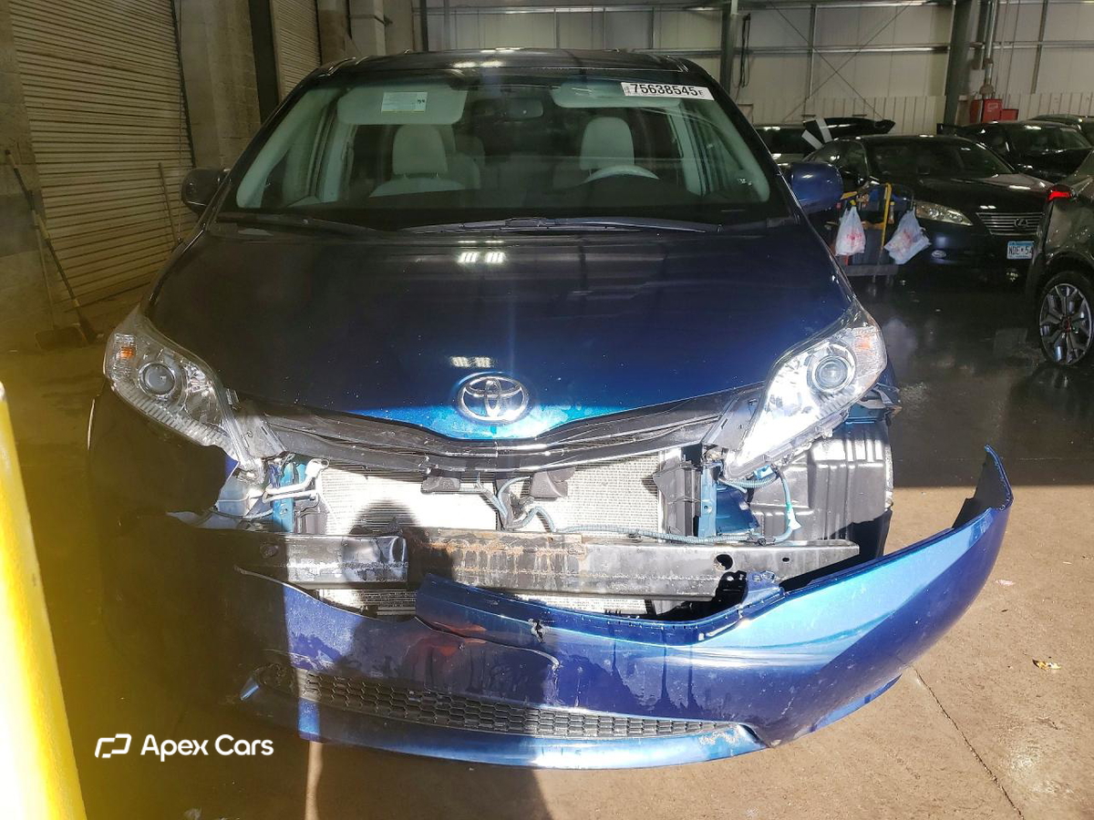 Toyota Sienna 2011