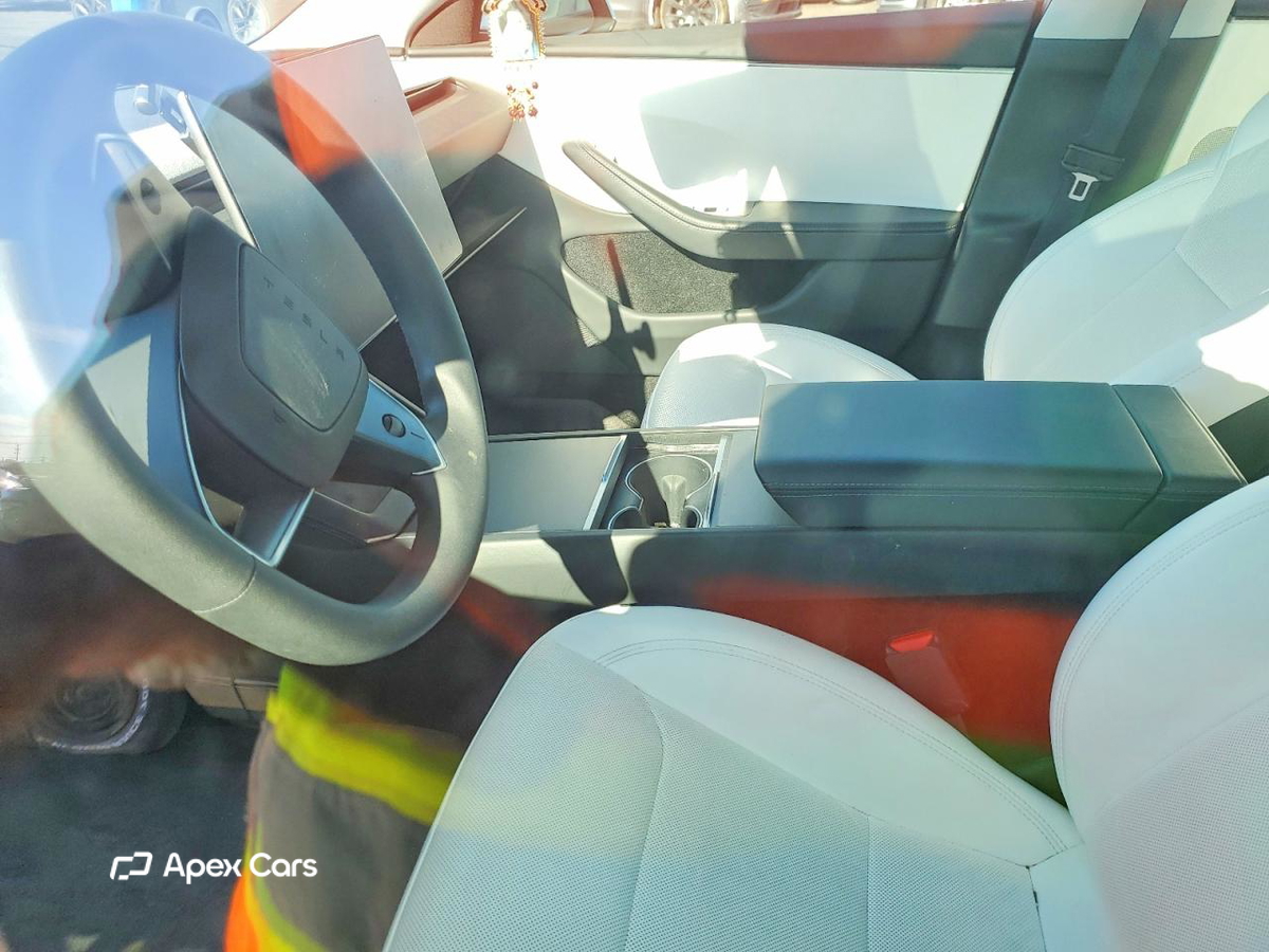 Tesla Model 3 2024