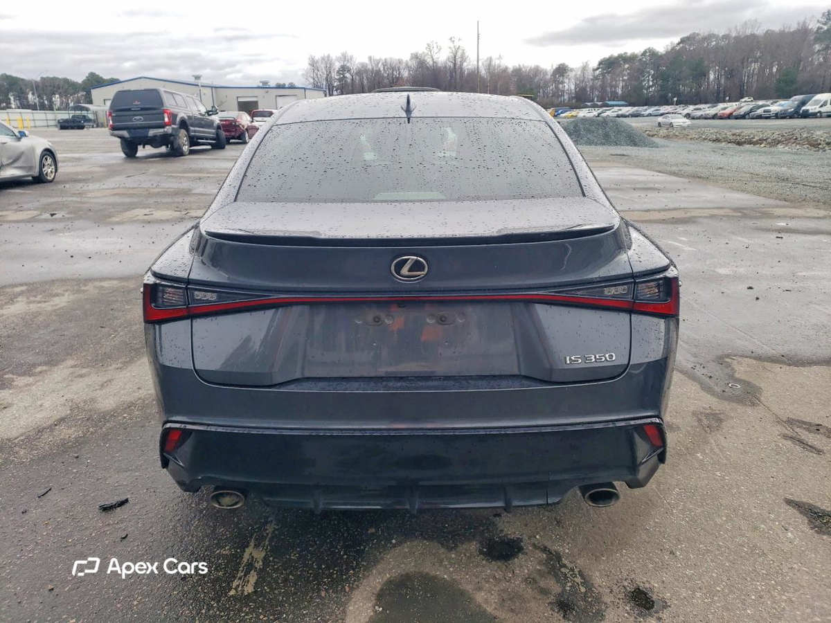 Lexus IS 2023