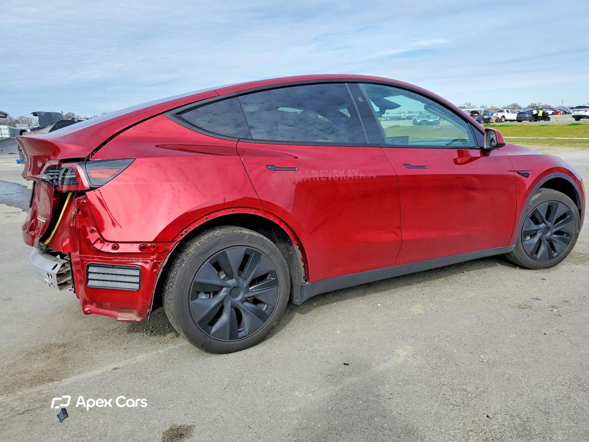 Tesla Model Y 2025