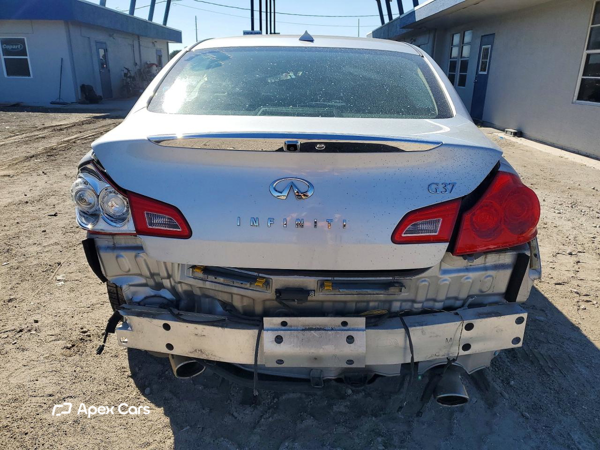 Infiniti G 2013
