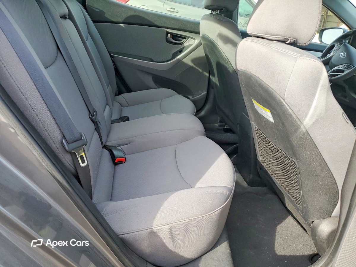 Hyundai Elantra 2013