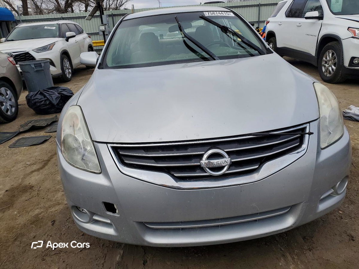 Nissan Altima 2010